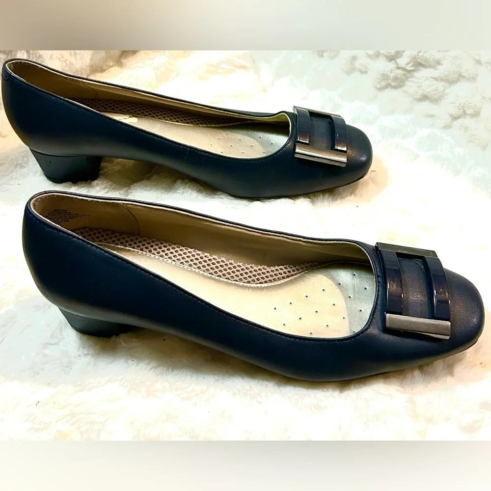Easy Spirit Esobara Leather Navy blue block chunky low heel women’s size 8.5M - Picture 1 of 12